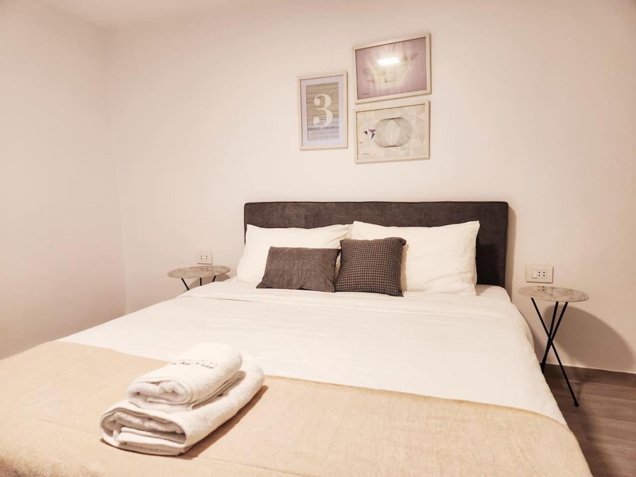 The 7th Haven - 1 Bedroom Gemayze Apartment *