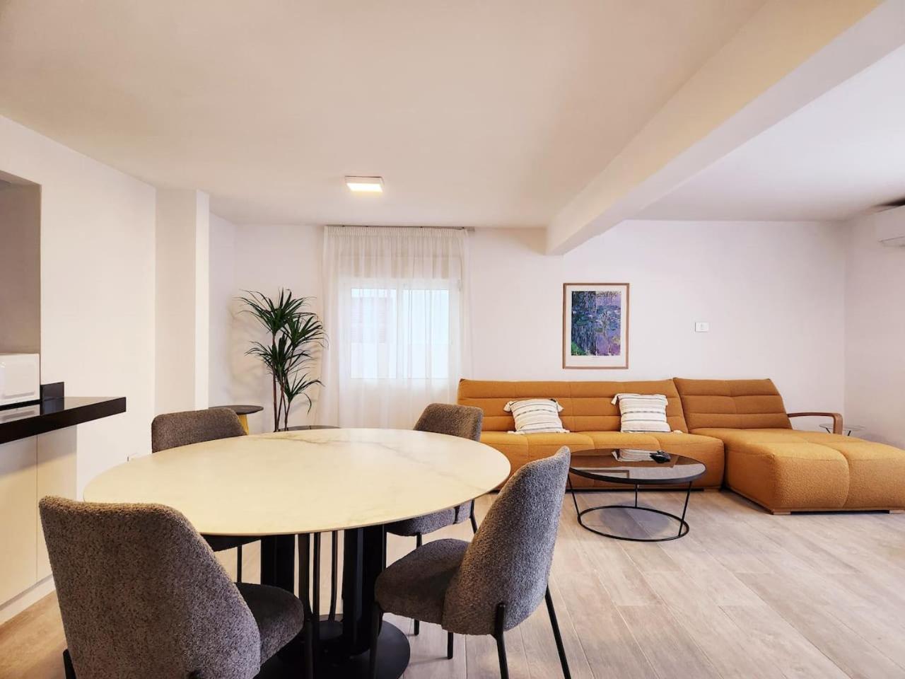 Apartment The 7th Haven - 1 Bedroom Gemayze