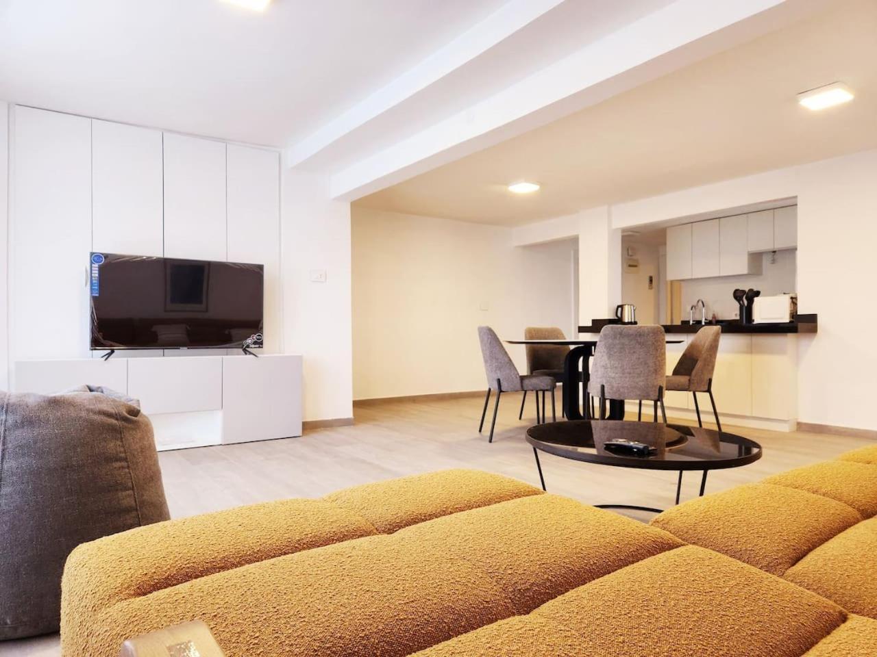 Apartment The 7th Haven - 1 Bedroom Gemayze Beirut