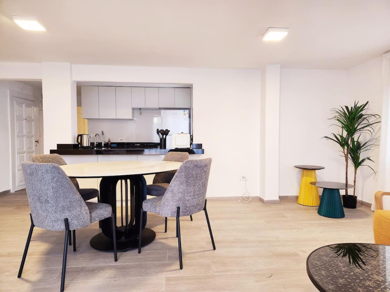 The 7th Haven - 1 Bedroom Gemayze