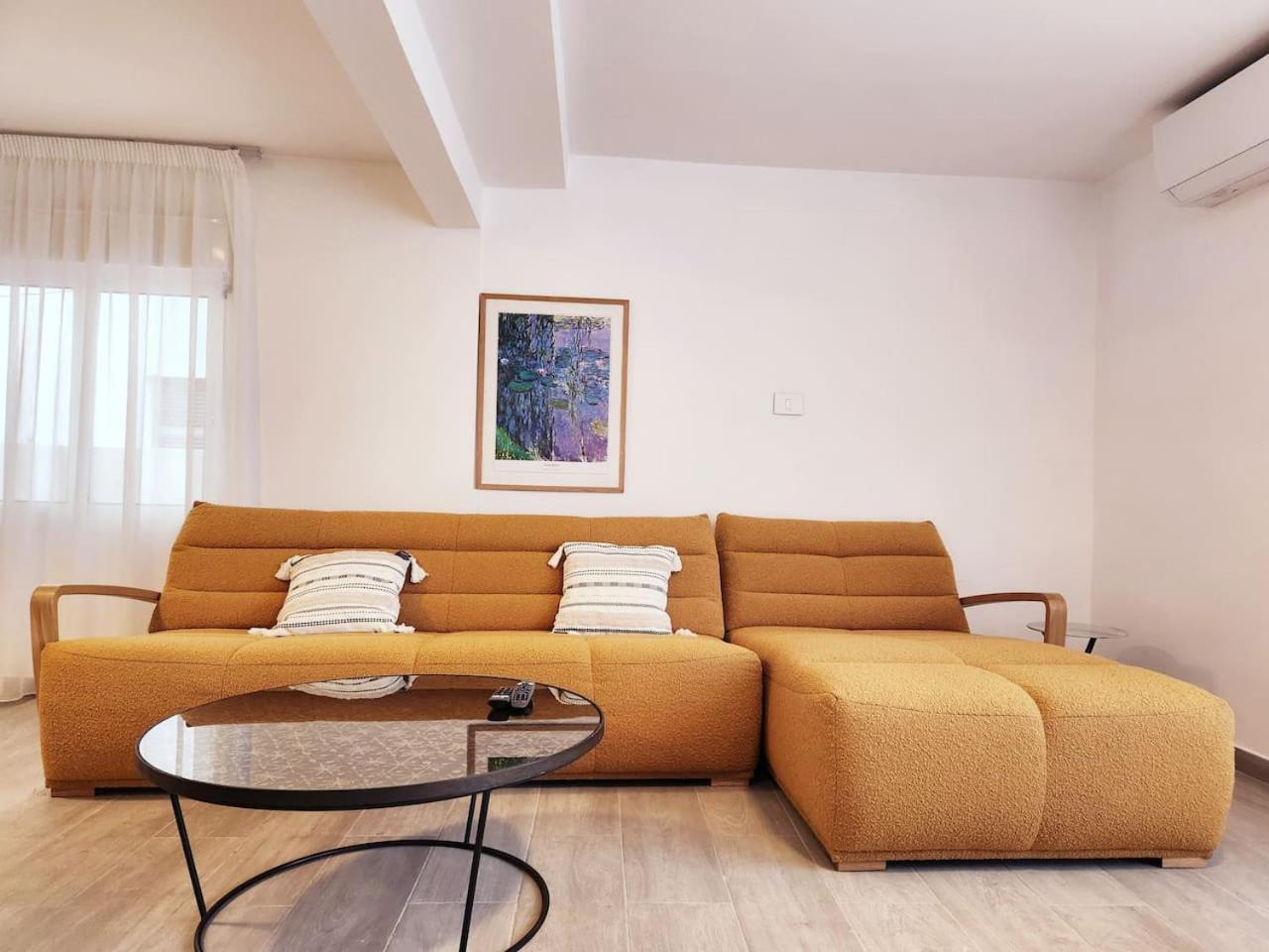 The 7th Haven - 1 Bedroom Gemayze Apartment